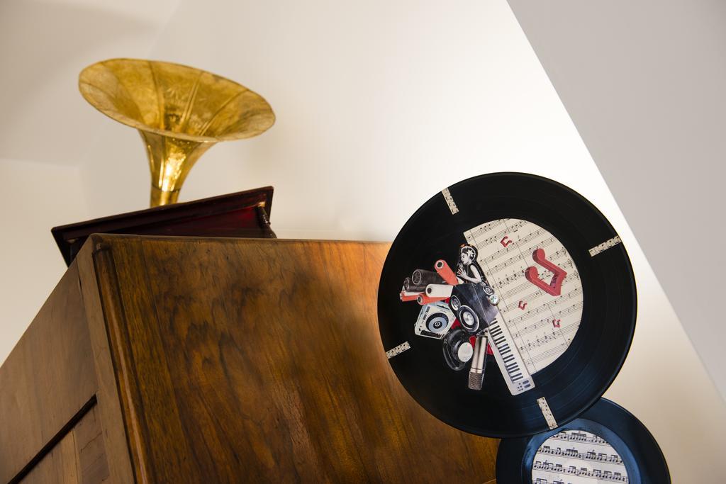 Grammy Suite Rom Rum bild